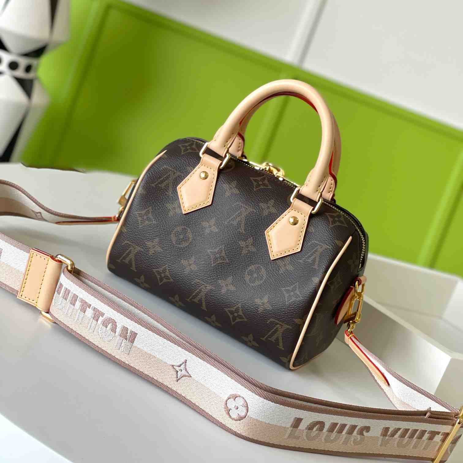 Louis Vuitton Speedy Bandoulière 20   M46222 - DopestKickz