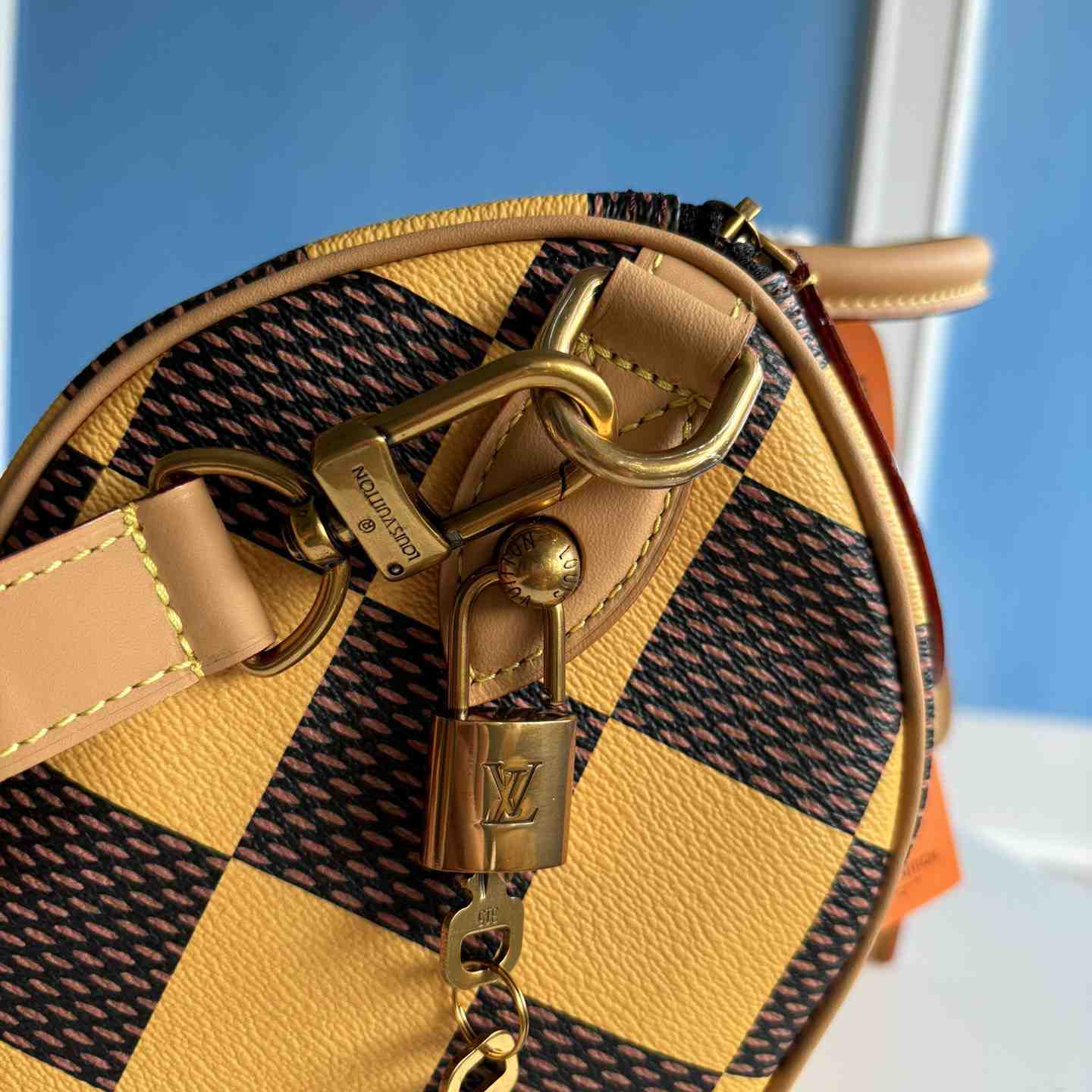 Louis Vuitton Speedy 25 Bandoulière Damier Pop   N40584 - DopestKickz