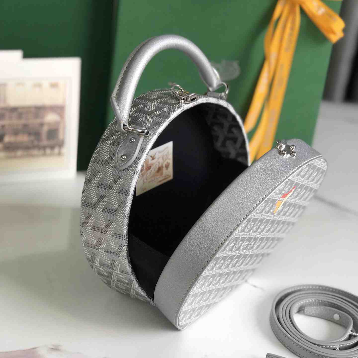 Goyard The Alto Hatbox Trunk Bag(18-16.5-7cm) - DopestKickz