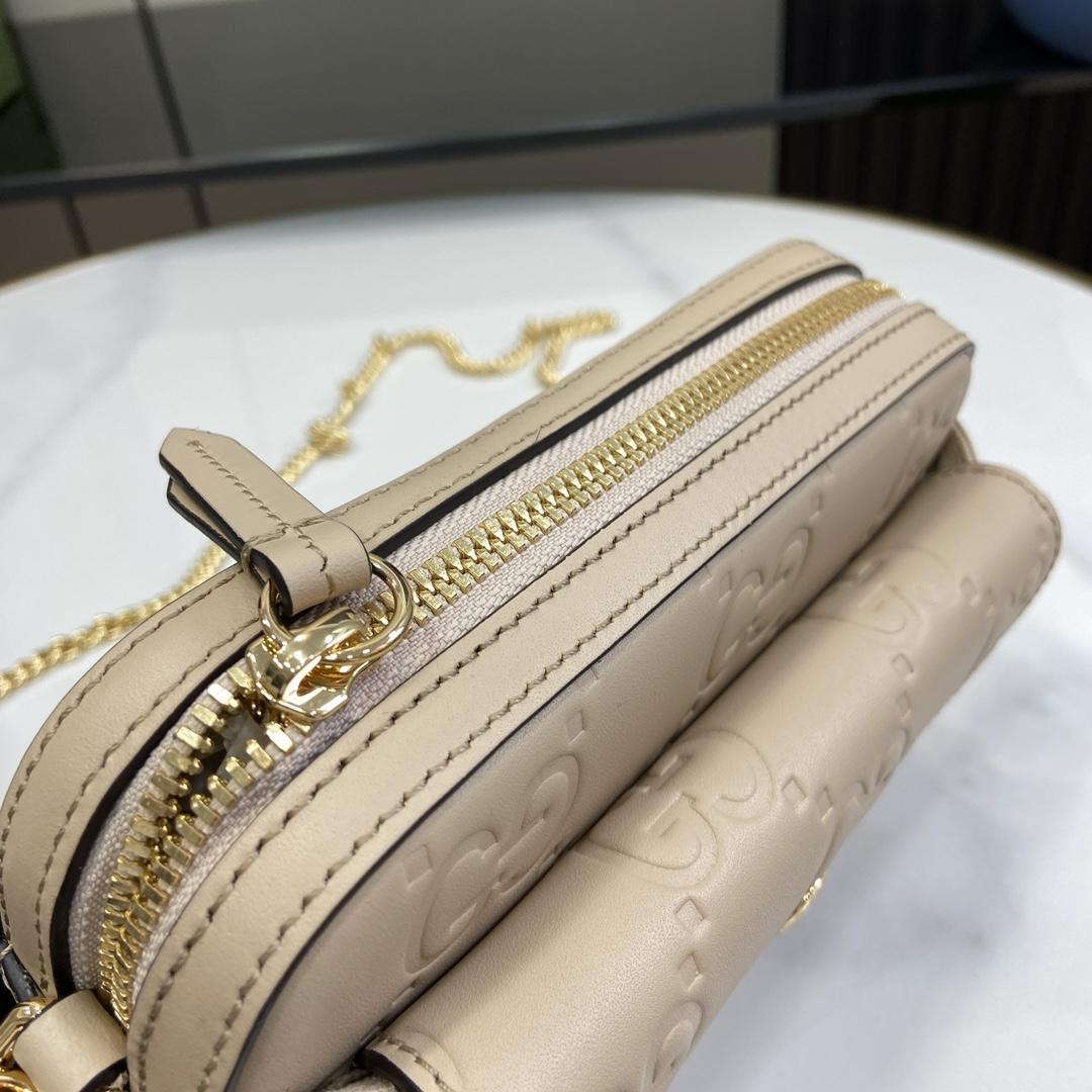Gucci GG Super Mini Shoulder Bag - DopestKickz