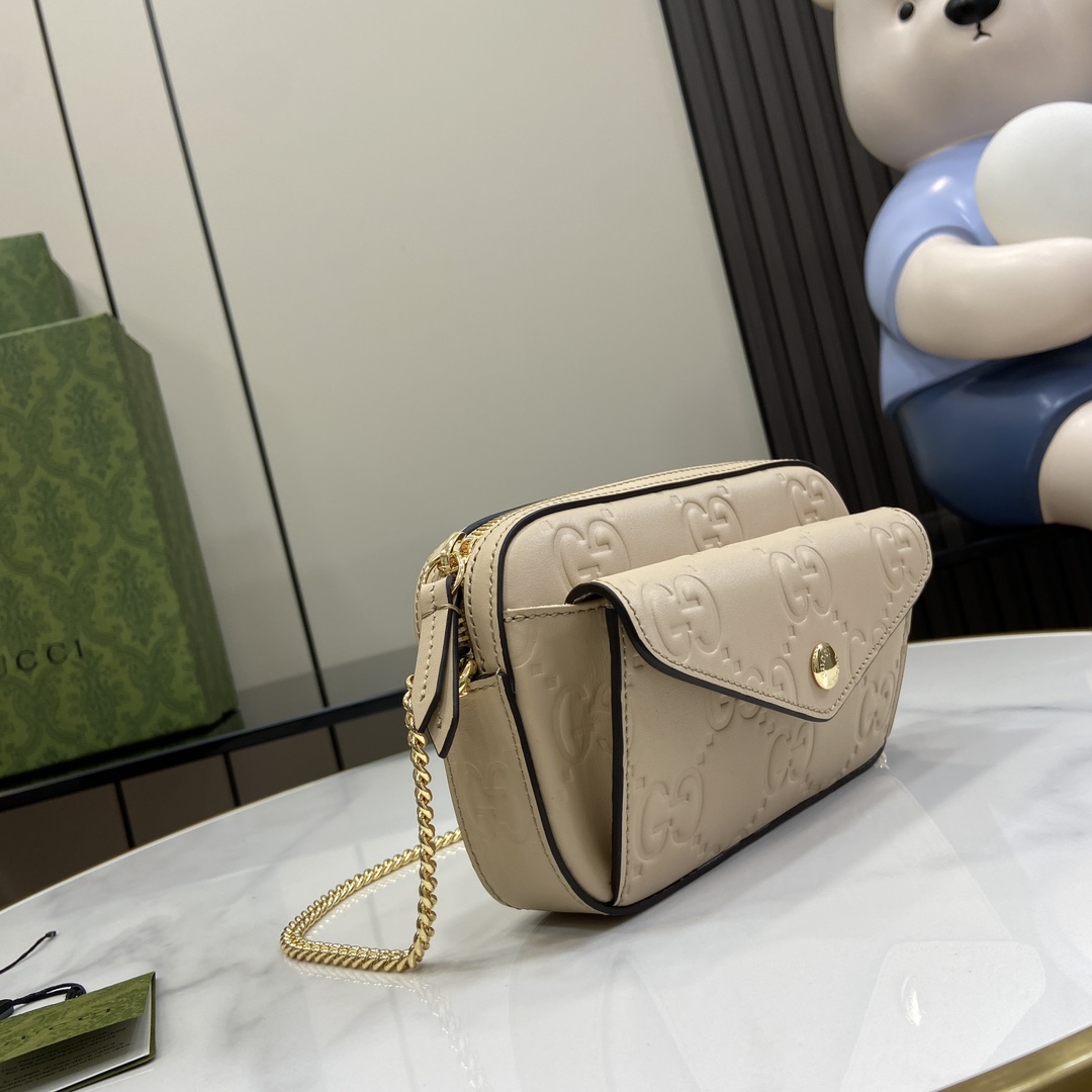 Gucci GG Super Mini Shoulder Bag - DopestKickz