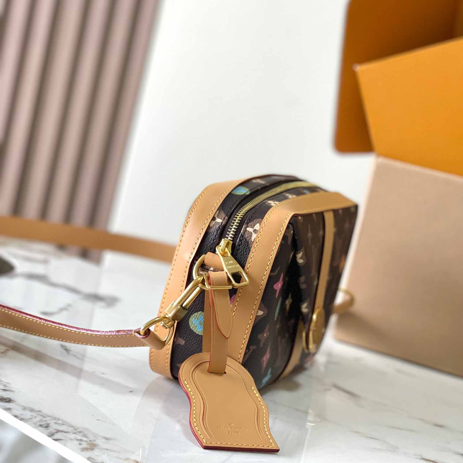 Louis Vuitton Envelope Messenger   M24820 - DopestKickz