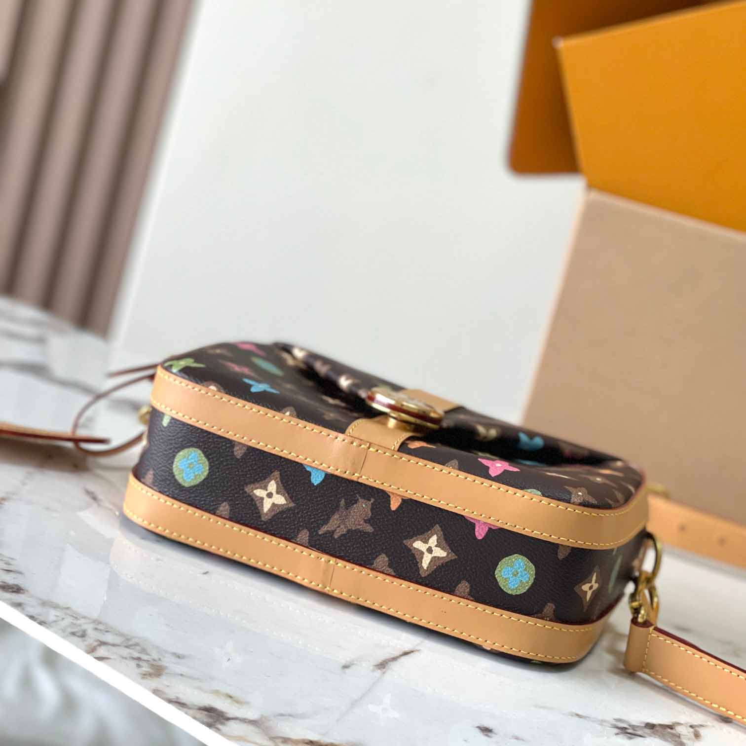 Louis Vuitton Envelope Messenger   M24820 - DopestKickz