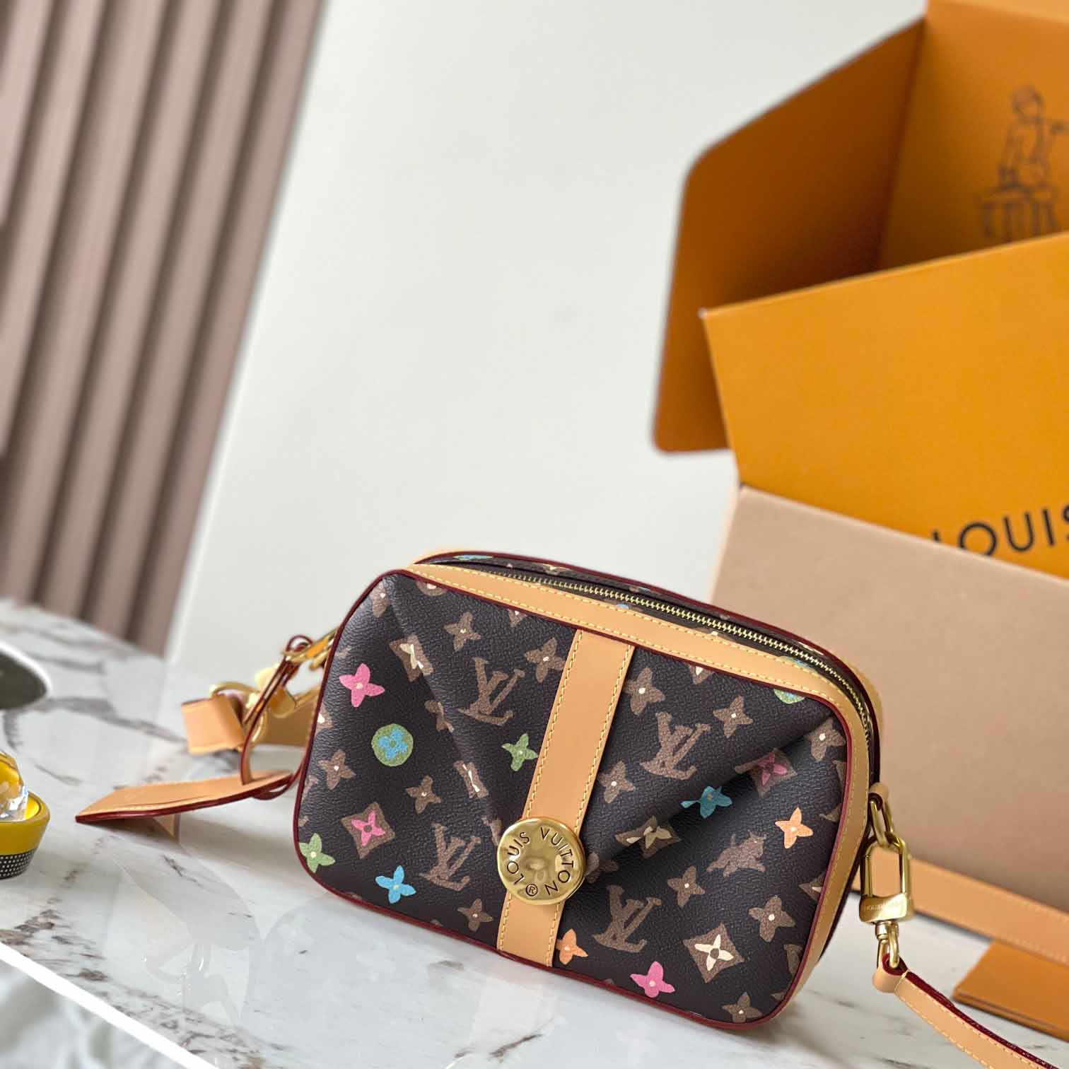 Louis Vuitton Envelope Messenger   M24820 - DopestKickz