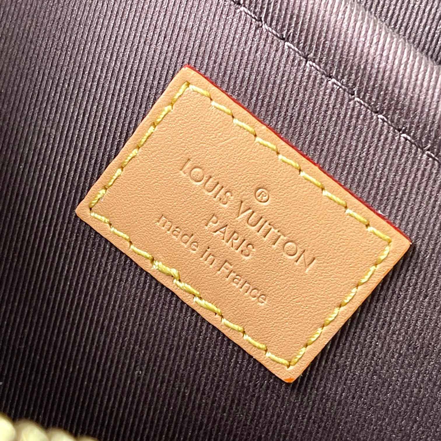 Louis Vuitton Envelope Messenger   M24820 - DopestKickz