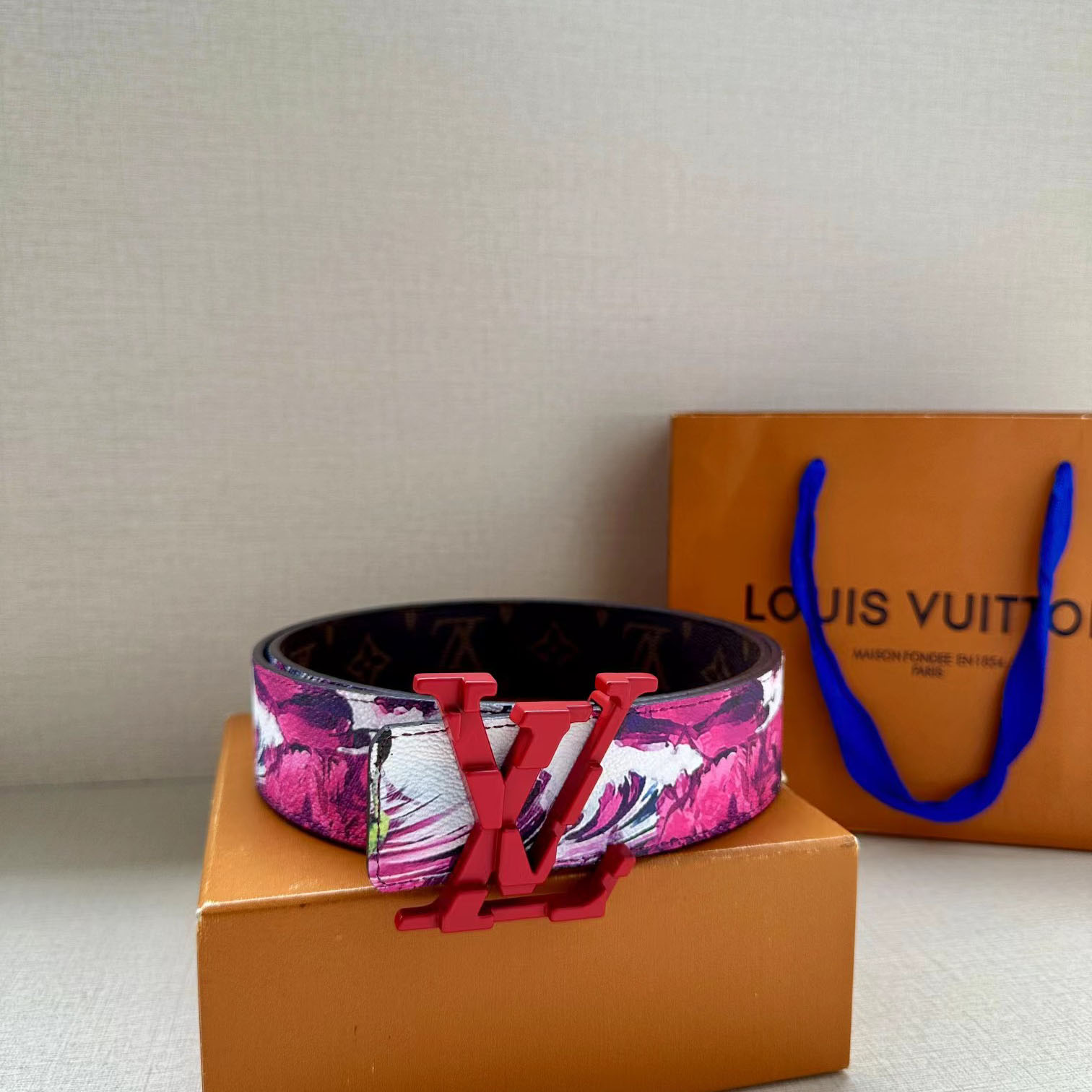 Louis Vuitton LV Tag 40mm Reversible Belt - DopestKickz