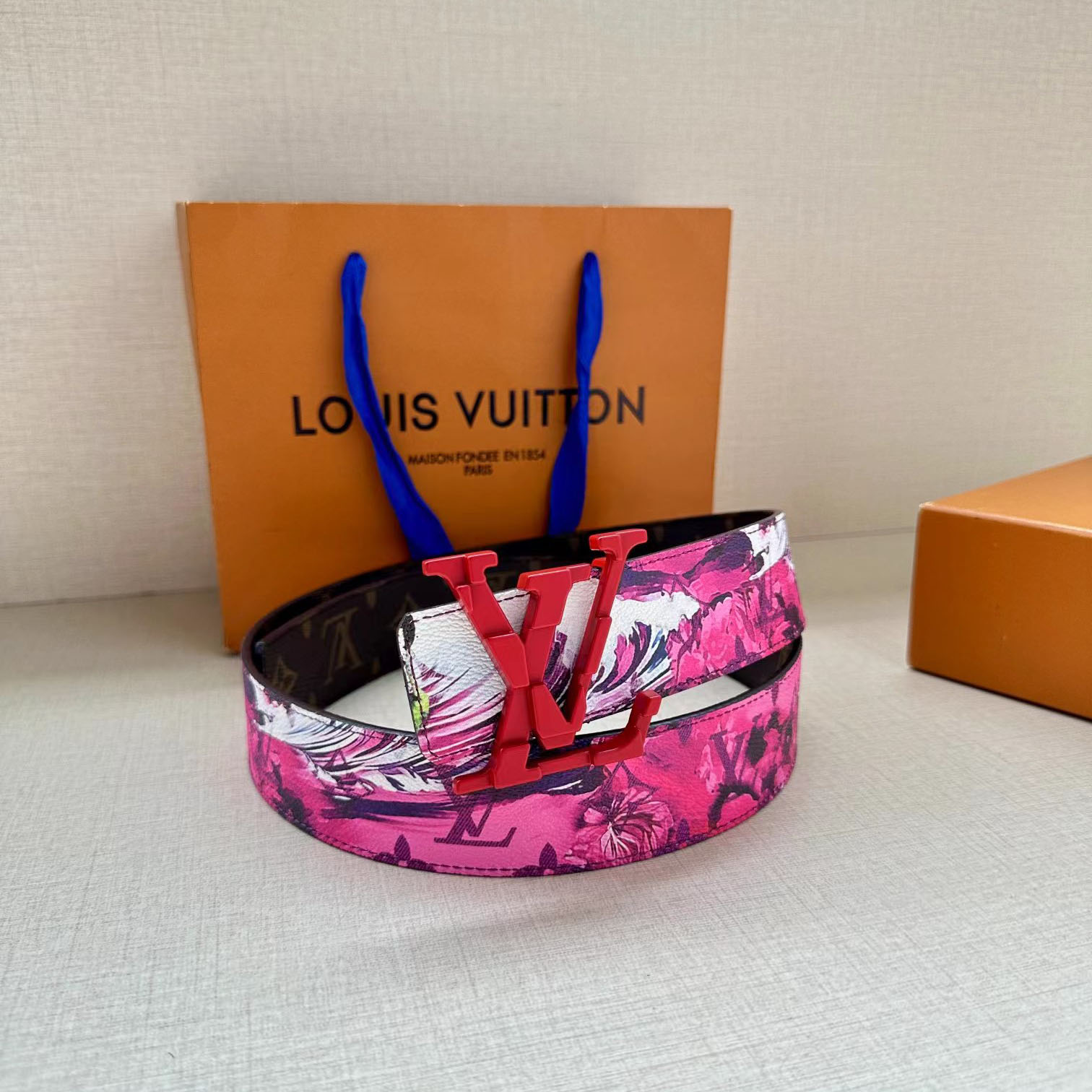 Louis Vuitton LV Tag 40mm Reversible Belt - DopestKickz