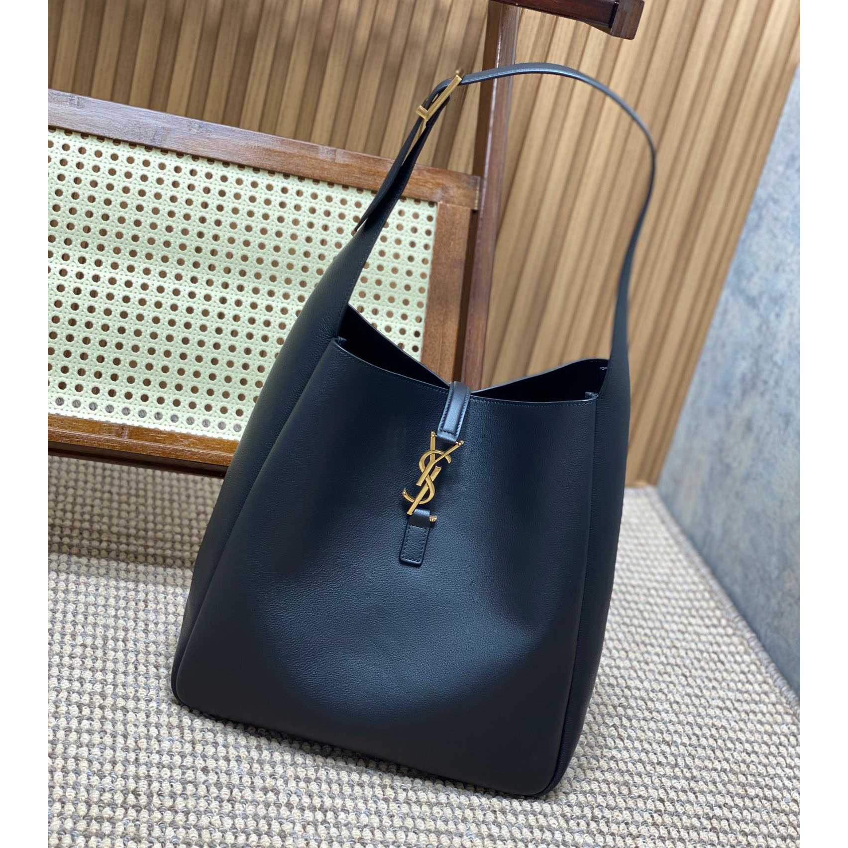 Saint Laurent Le 5 À 7 Supple Large In Smooth Leather - DopestKickz