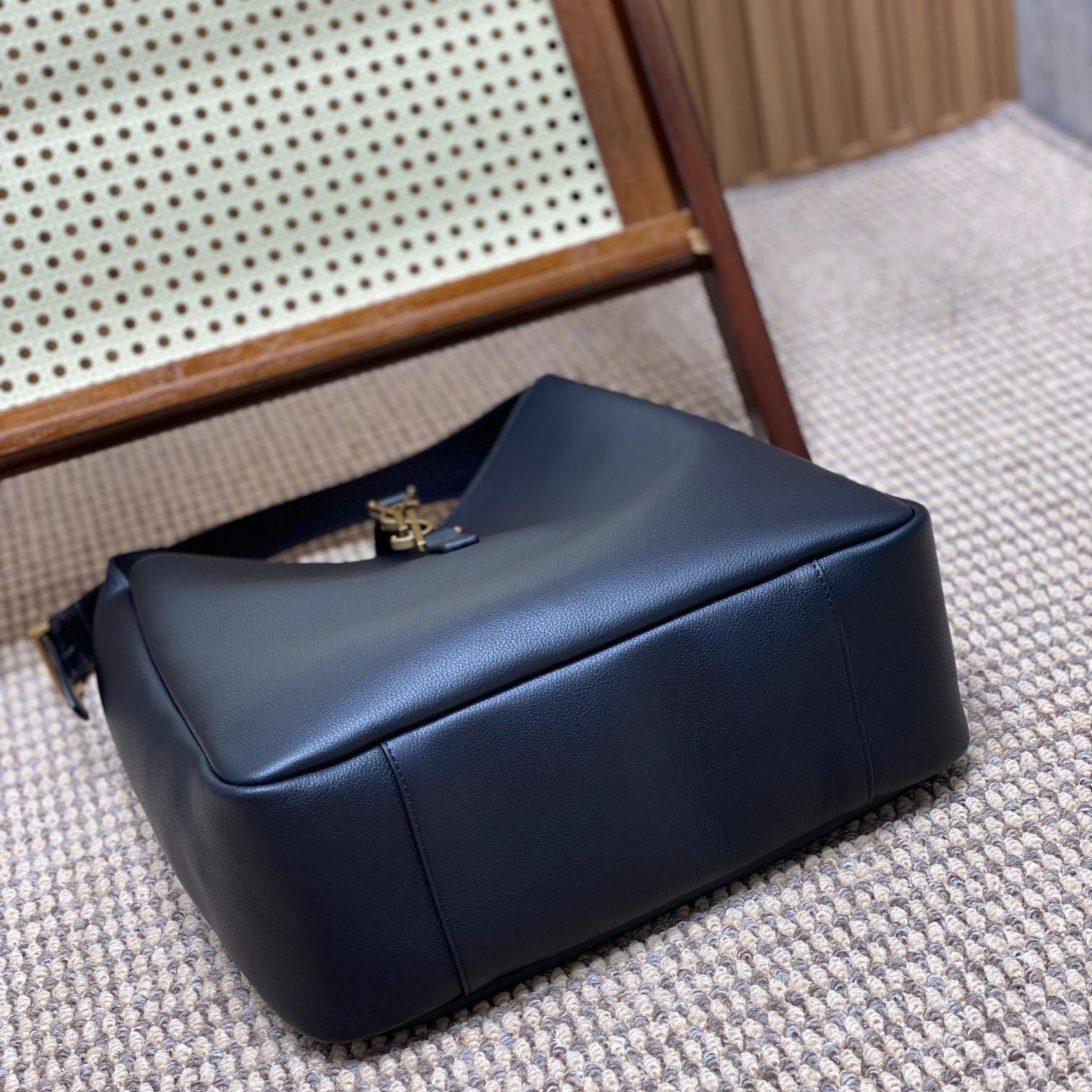 Saint Laurent Le 5 À 7 Supple Large In Smooth Leather - DopestKickz