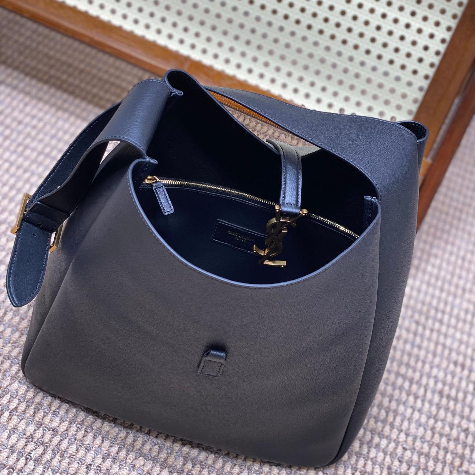 Saint Laurent Le 5 À 7 Supple Large In Smooth Leather - DopestKickz