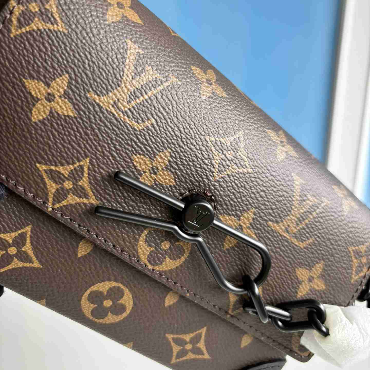 Louis Vuitton Steamer Wearable Wallet  M83613 - DopestKickz