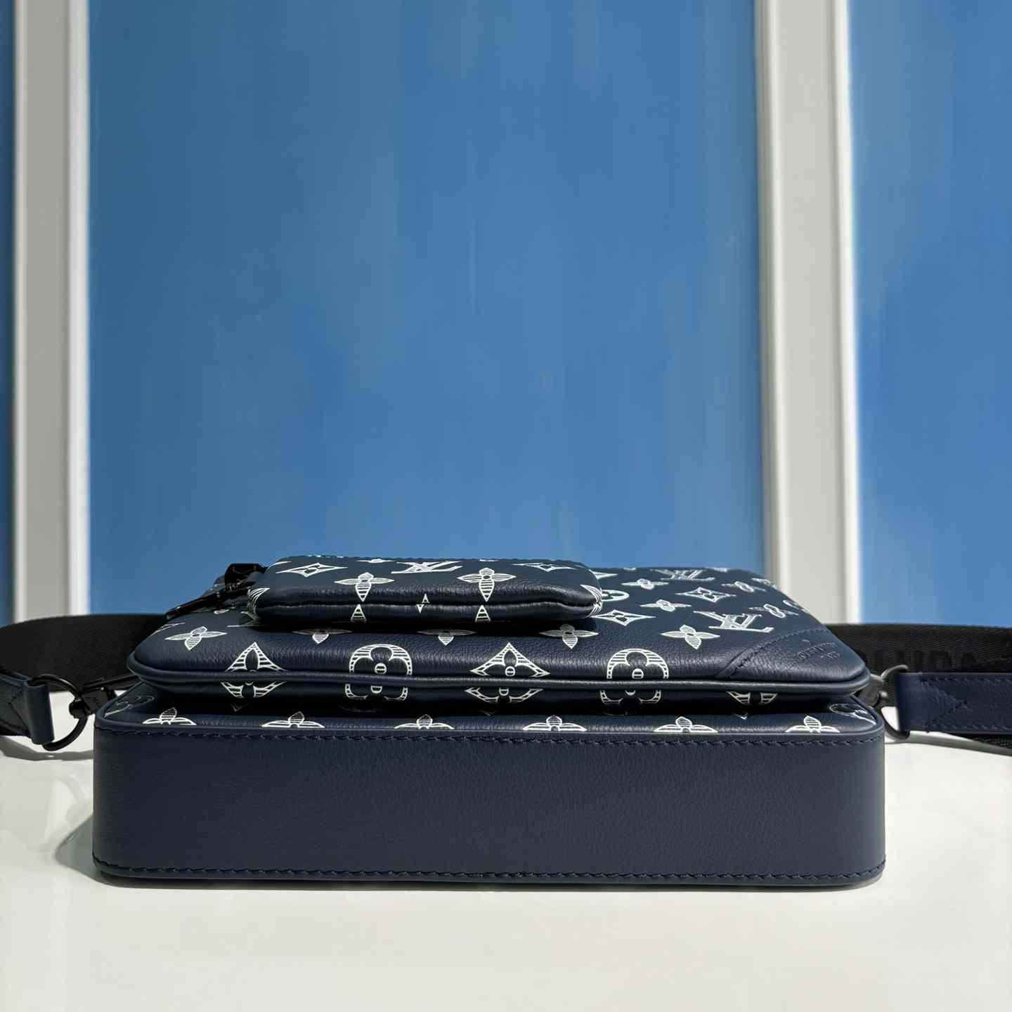 Louis Vuitton Trio Messenger  M24753 - DopestKickz