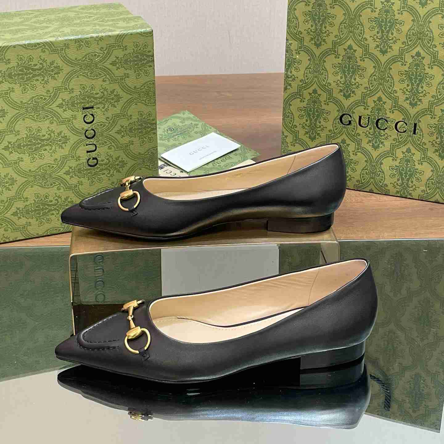 Gucci Women's Ballet Flat With Horsebit - DopestKickz