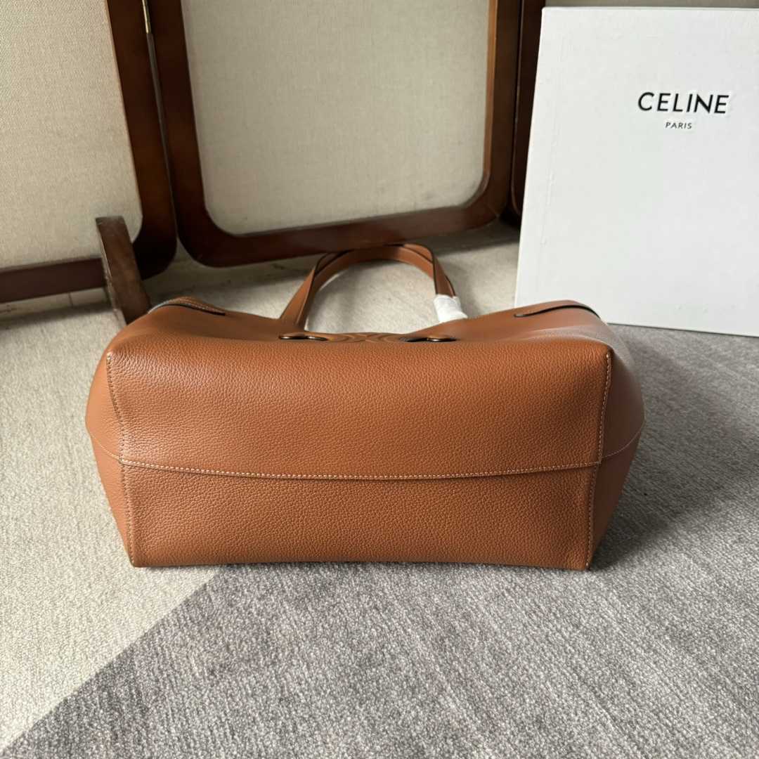 Celine Medium Cabas Anais Cuir Triomphe In Grained Calfskin - DopestKickz