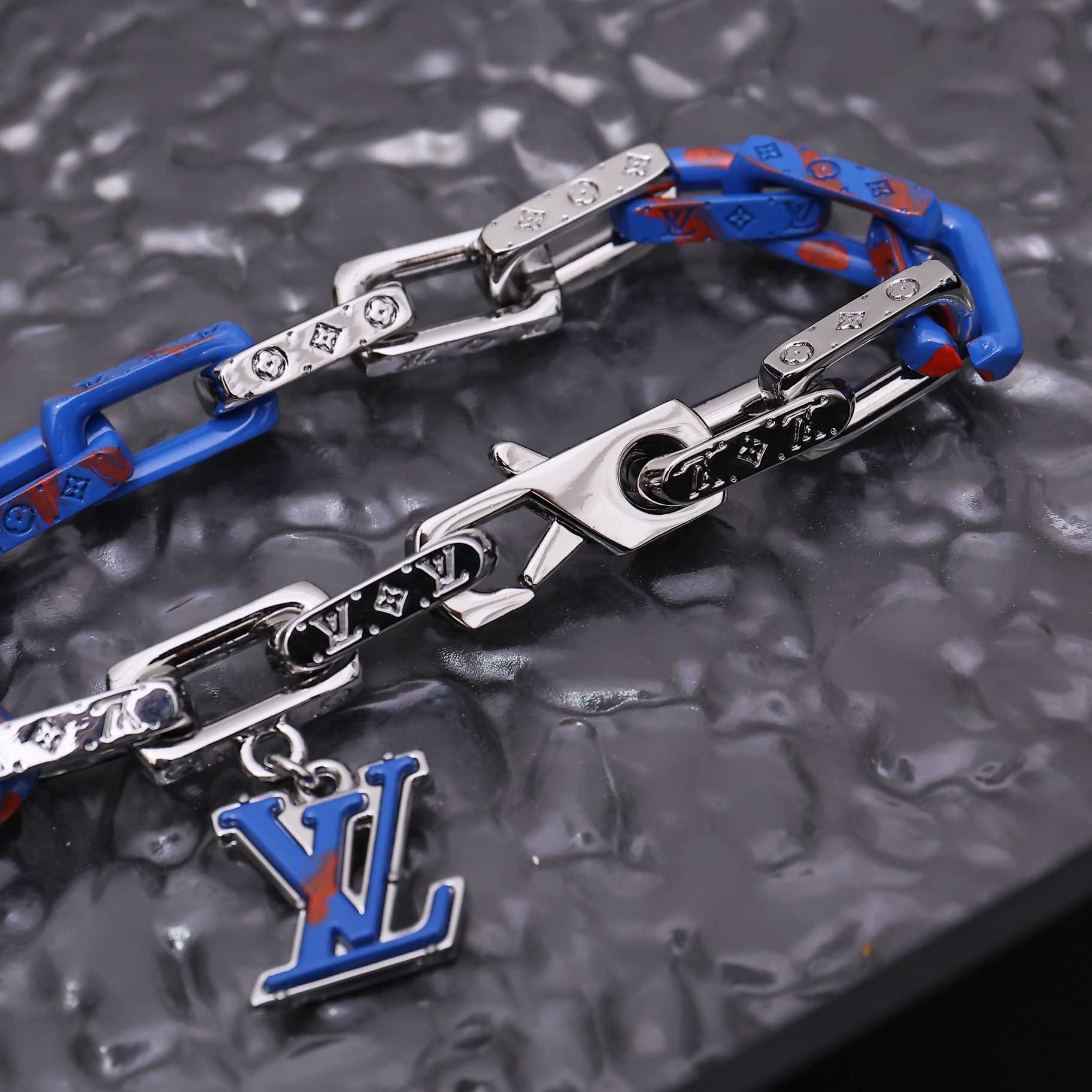 Louis Vuitton Monogram Chain Bracelet  M1229M - DopestKickz