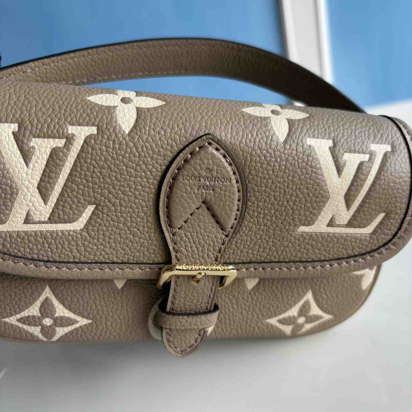 Louis Vuitton Nano Diane   M83300 - DopestKickz