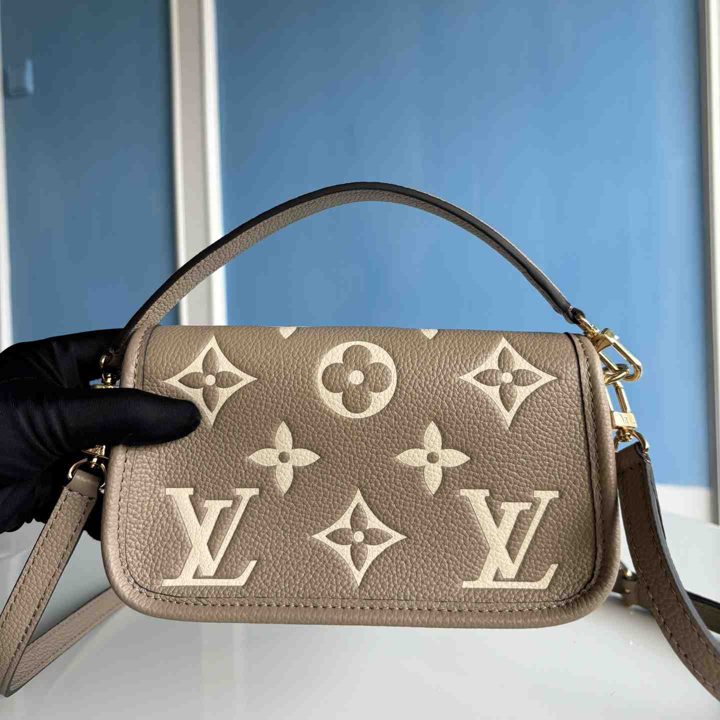 Louis Vuitton Nano Diane   M83300 - DopestKickz