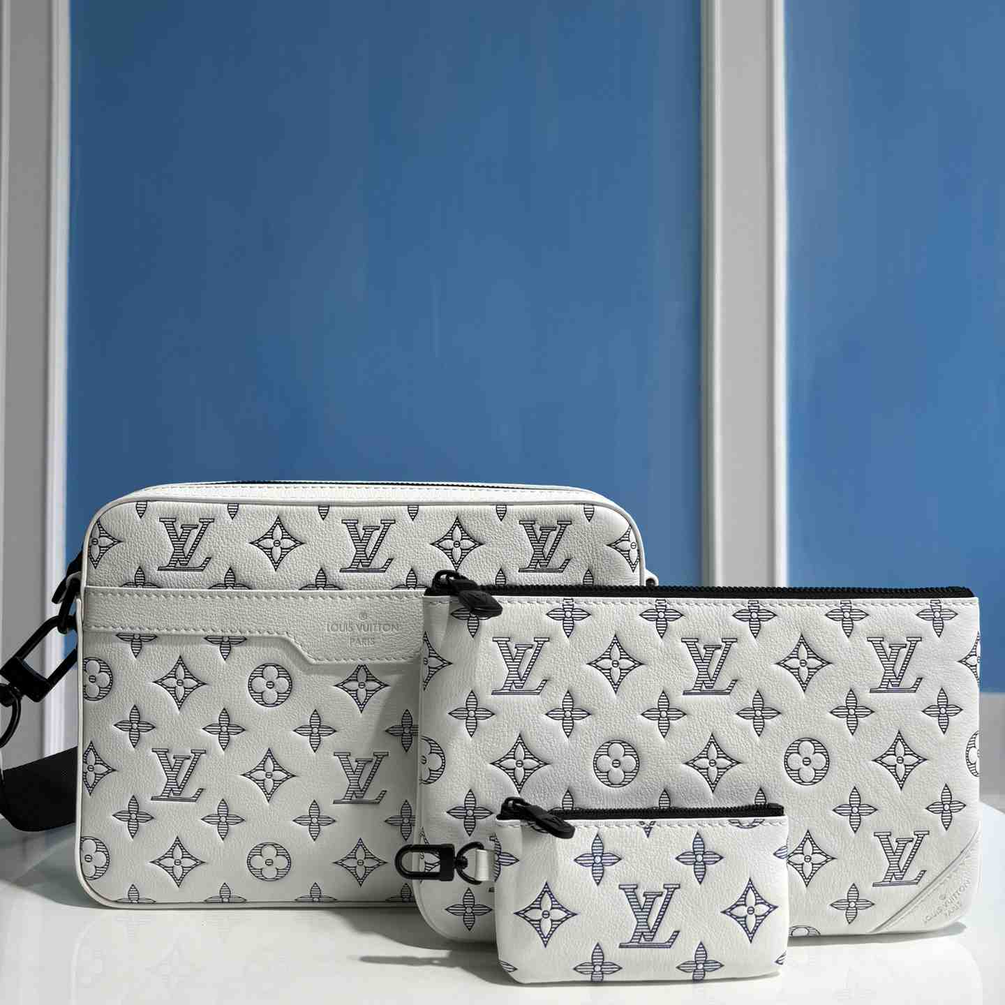 Louis Vuitton Trio Messenger  M24754 - DopestKickz