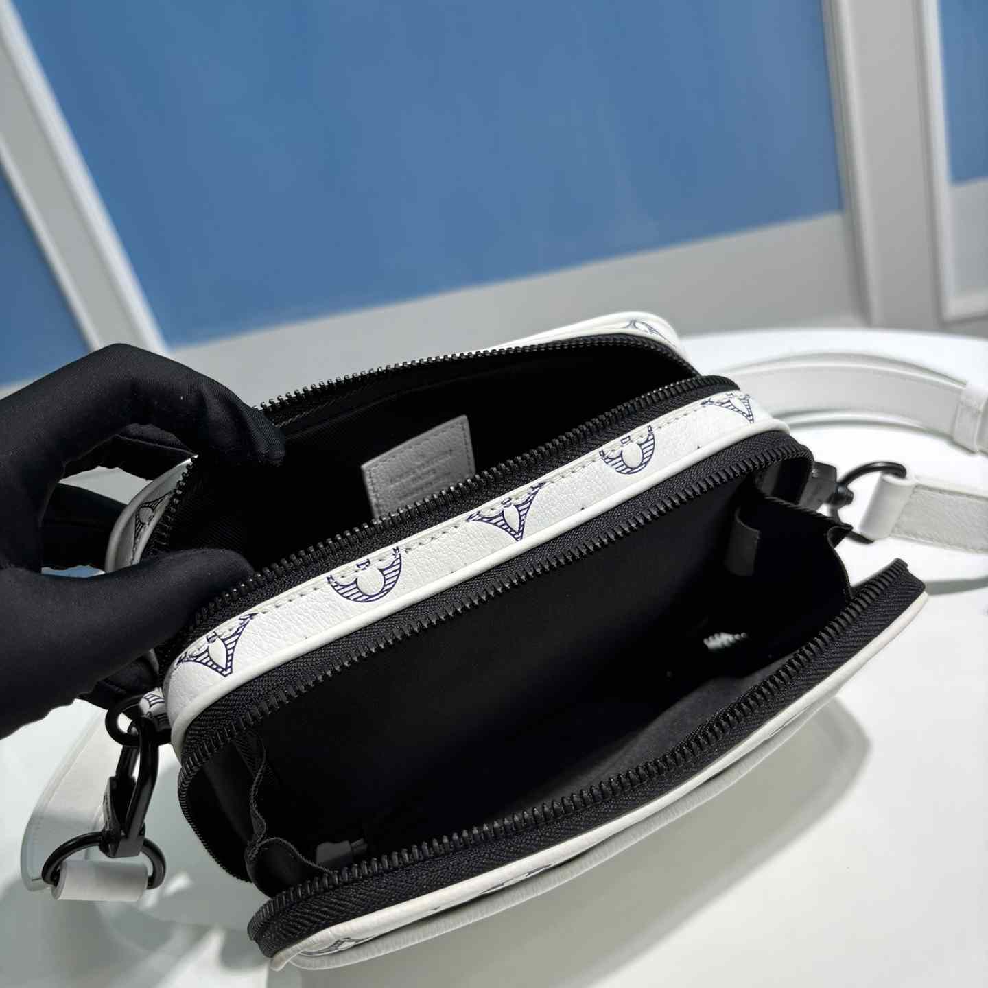 Louis Vuitton Alpha Wearable Wallet   M83383 - DopestKickz