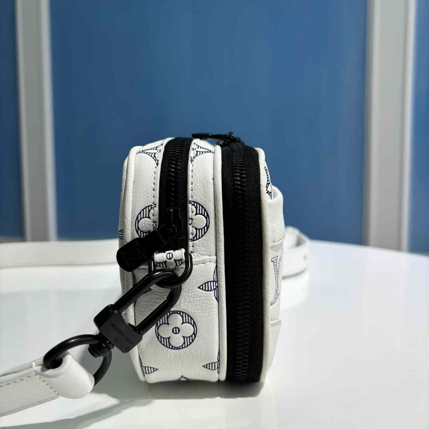 Louis Vuitton Alpha Wearable Wallet   M83383 - DopestKickz