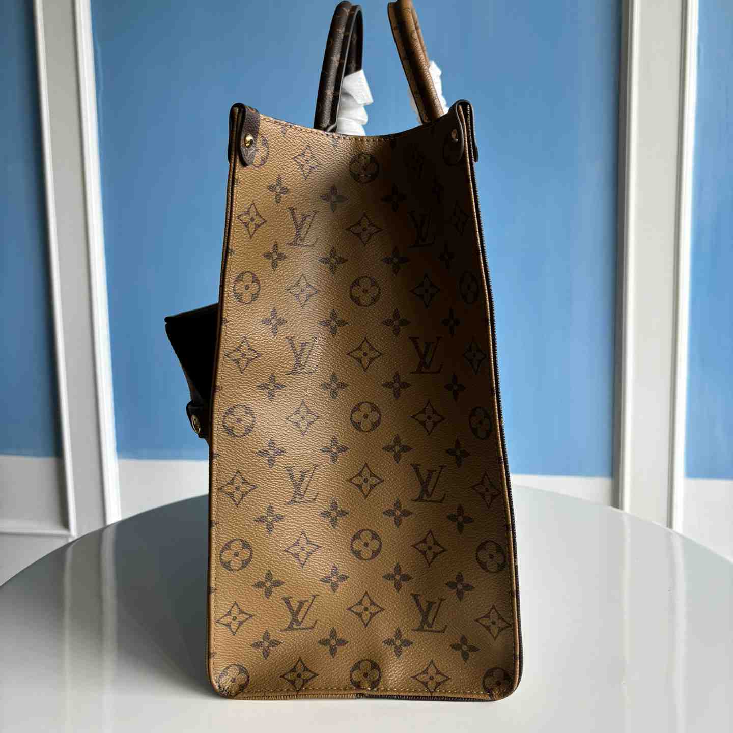 Louis Vuitton OnTheGo Voyage  M46823 - DopestKickz