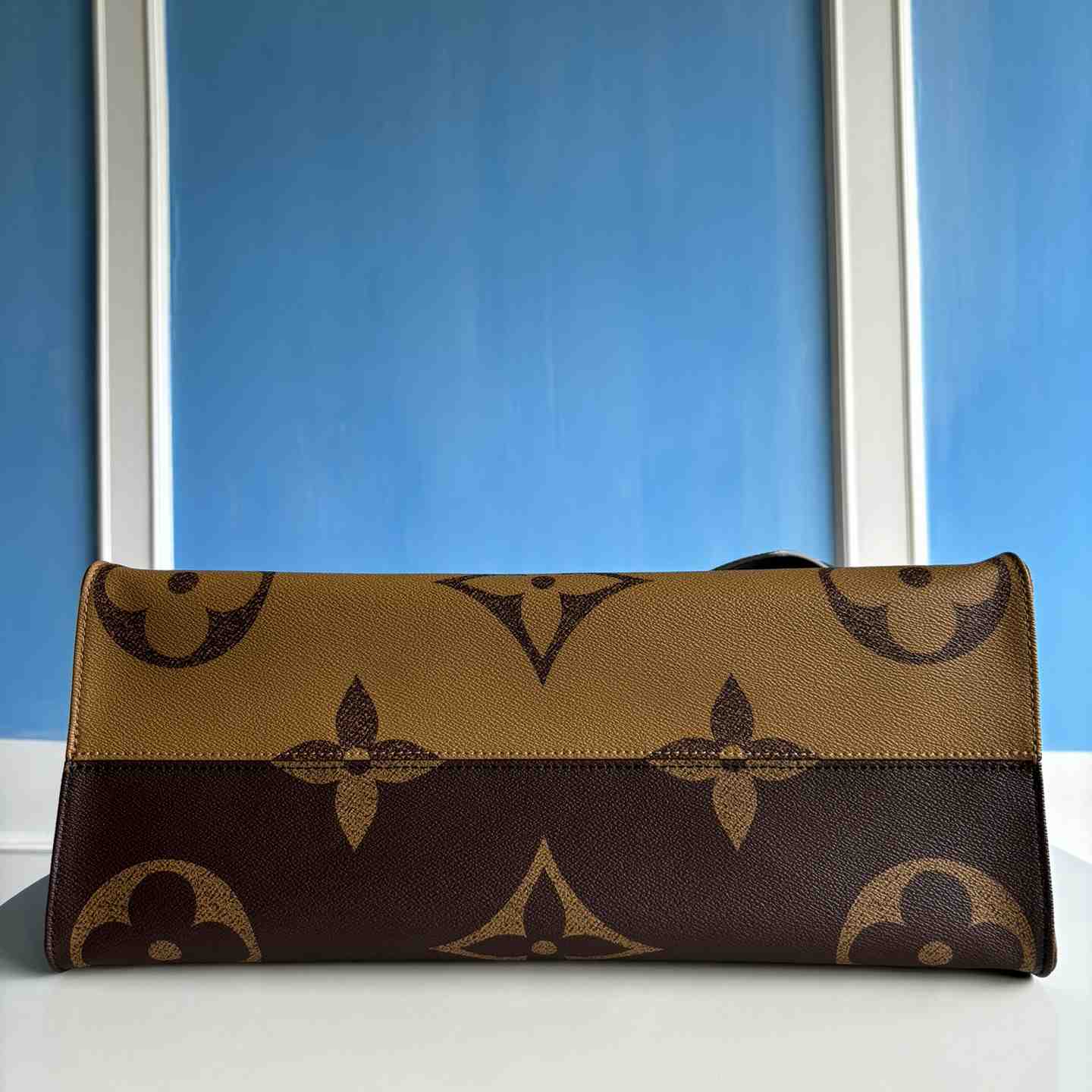 Louis Vuitton OnTheGo Voyage  M46823 - DopestKickz