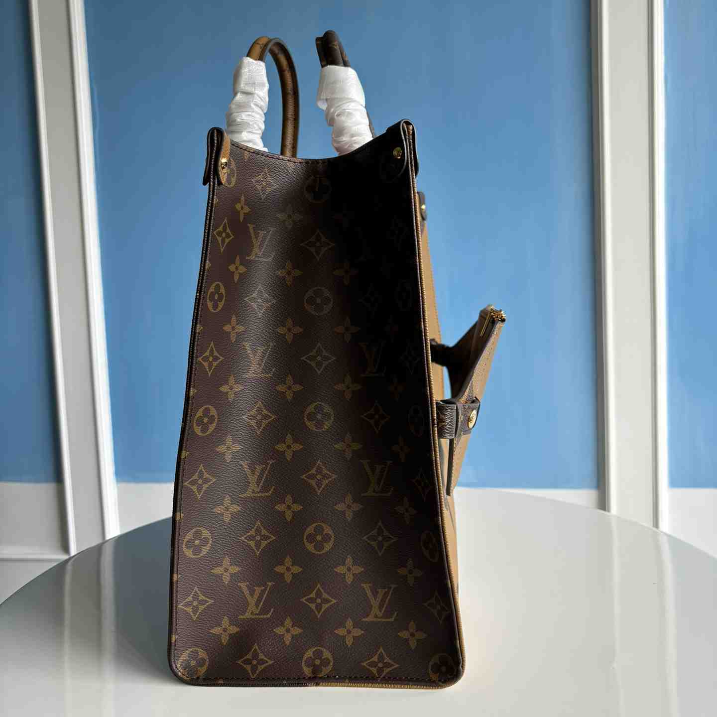 Louis Vuitton OnTheGo Voyage  M46823 - DopestKickz