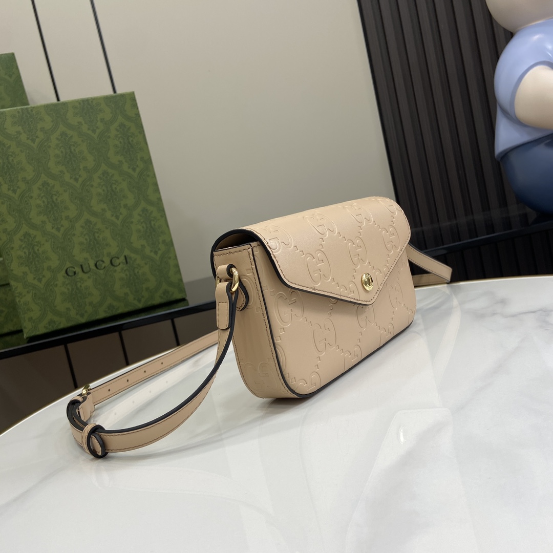Gucci GG Super Mini Shoulder Bag - DopestKickz