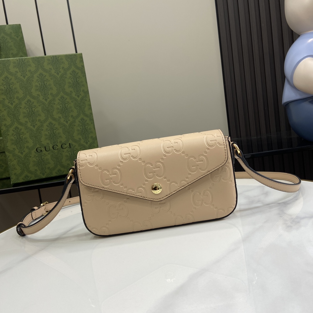 Gucci GG Super Mini Shoulder Bag - DopestKickz