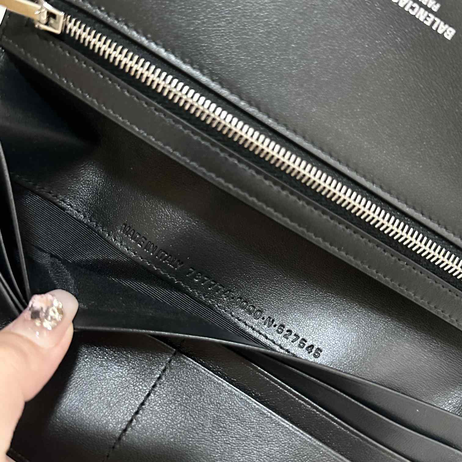 Balenciaga Passport Wallet  (21×12.4×2cm) - DopestKickz