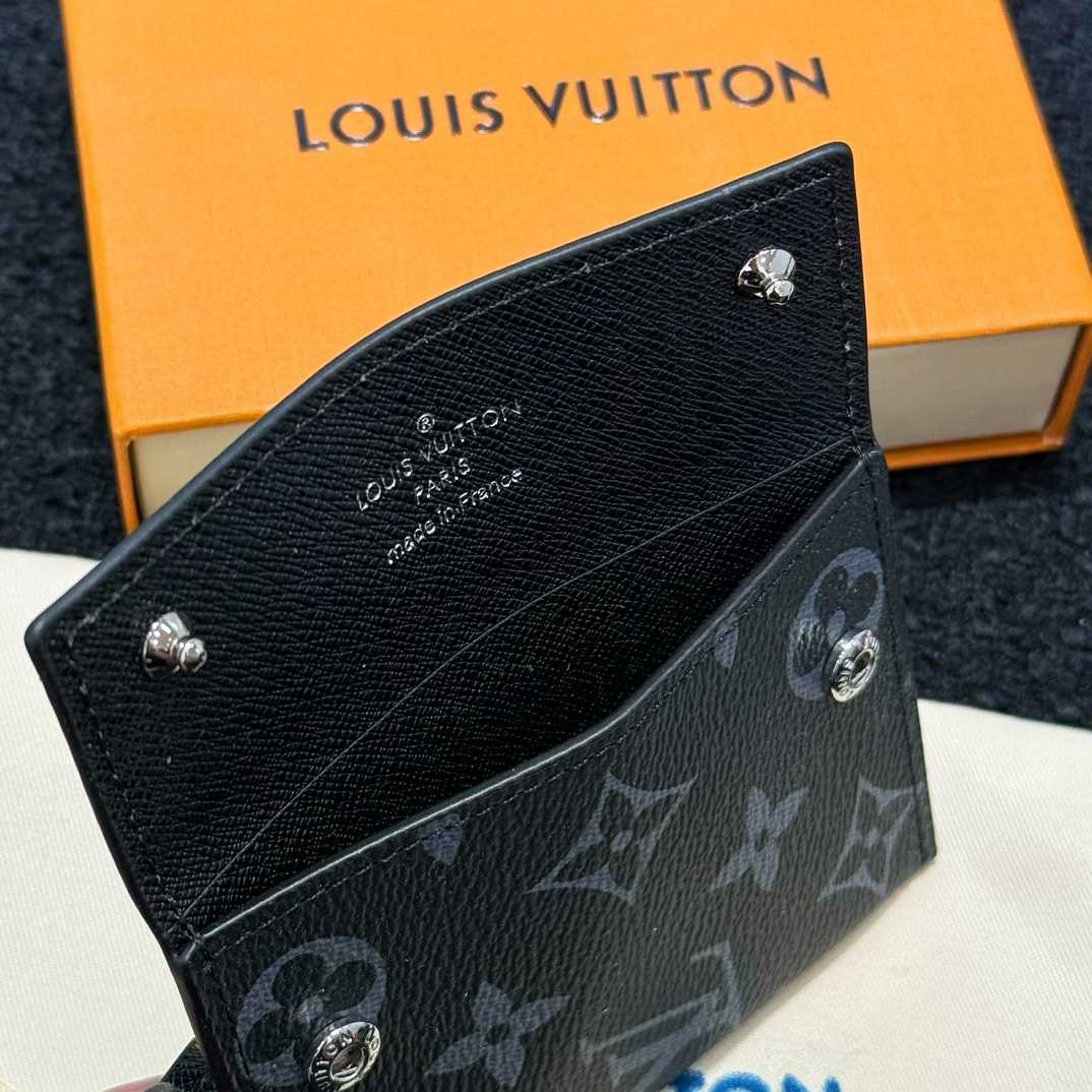 Louis Vuitton Card Holder Necklace  M83155 - DopestKickz