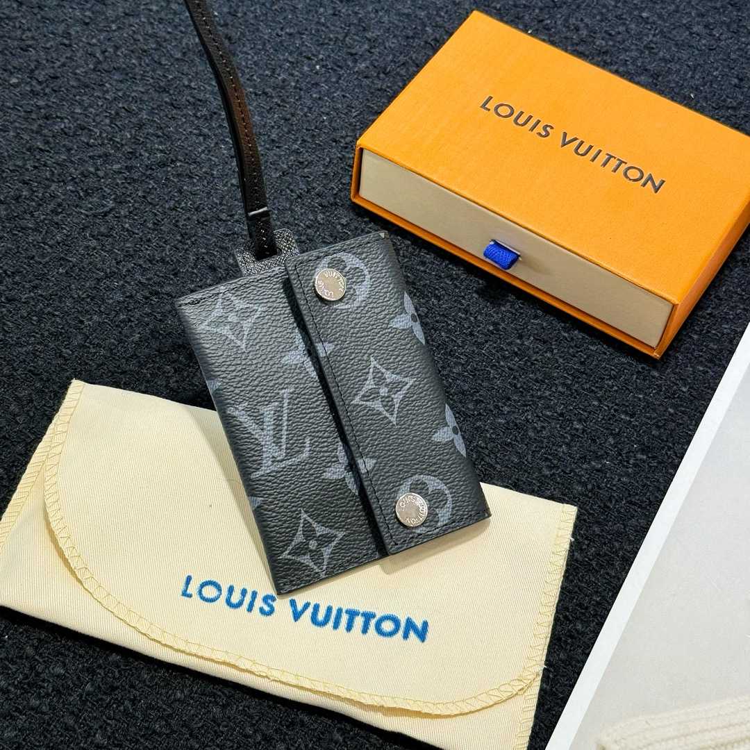 Louis Vuitton Card Holder Necklace  M83155 - DopestKickz