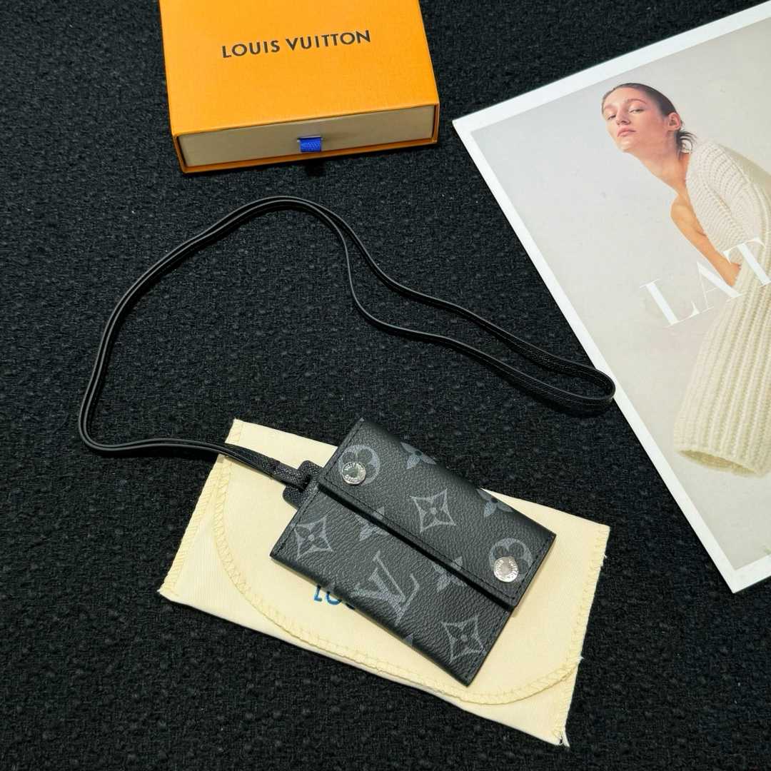 Louis Vuitton Card Holder Necklace  M83155 - DopestKickz