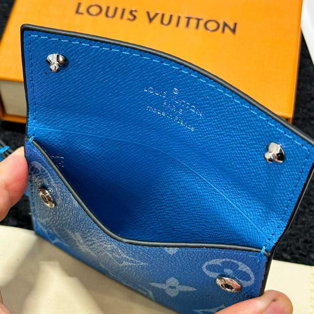 Louis Vuitton Card Holder Necklace  M83154 - DopestKickz