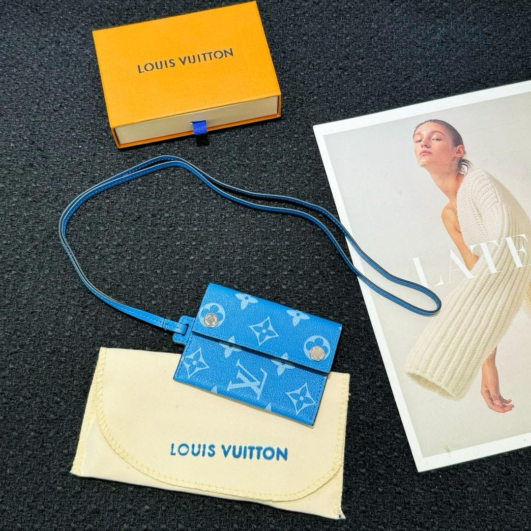 Louis Vuitton Card Holder Necklace  M83154 - DopestKickz