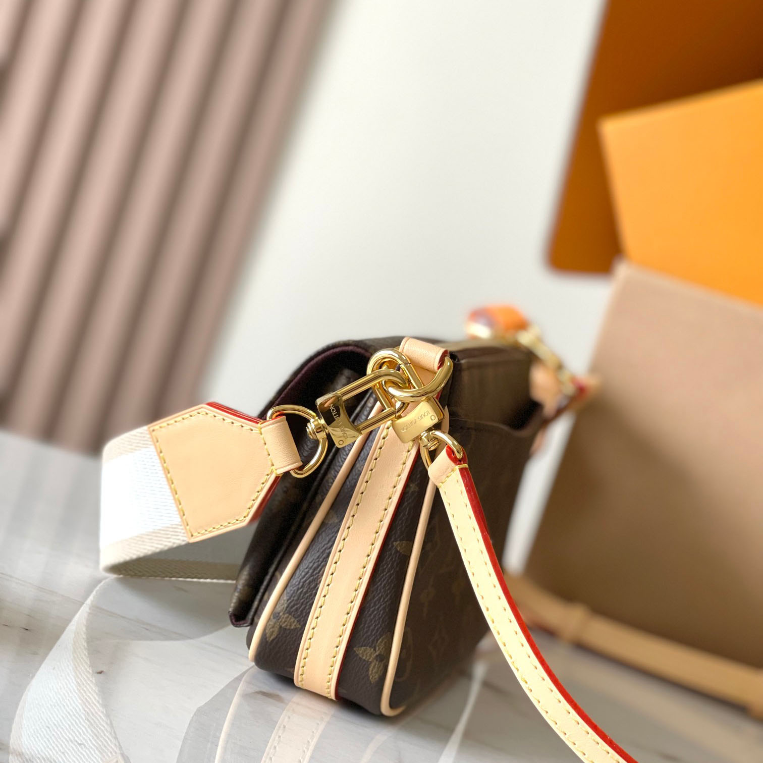 Louis Vuitton Vivacité  M46999 - DopestKickz