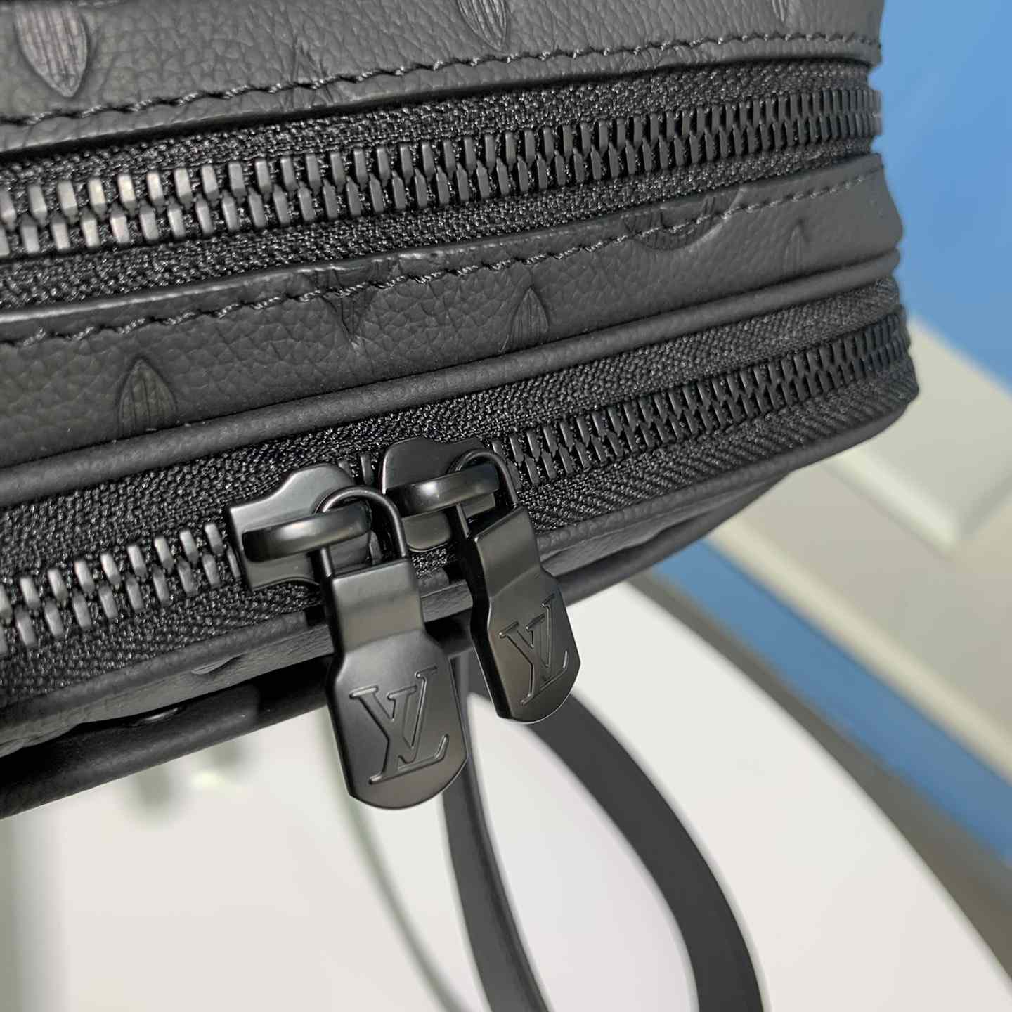 Louis Vuitton Alpha Wearable Wallet   M82544 - DopestKickz