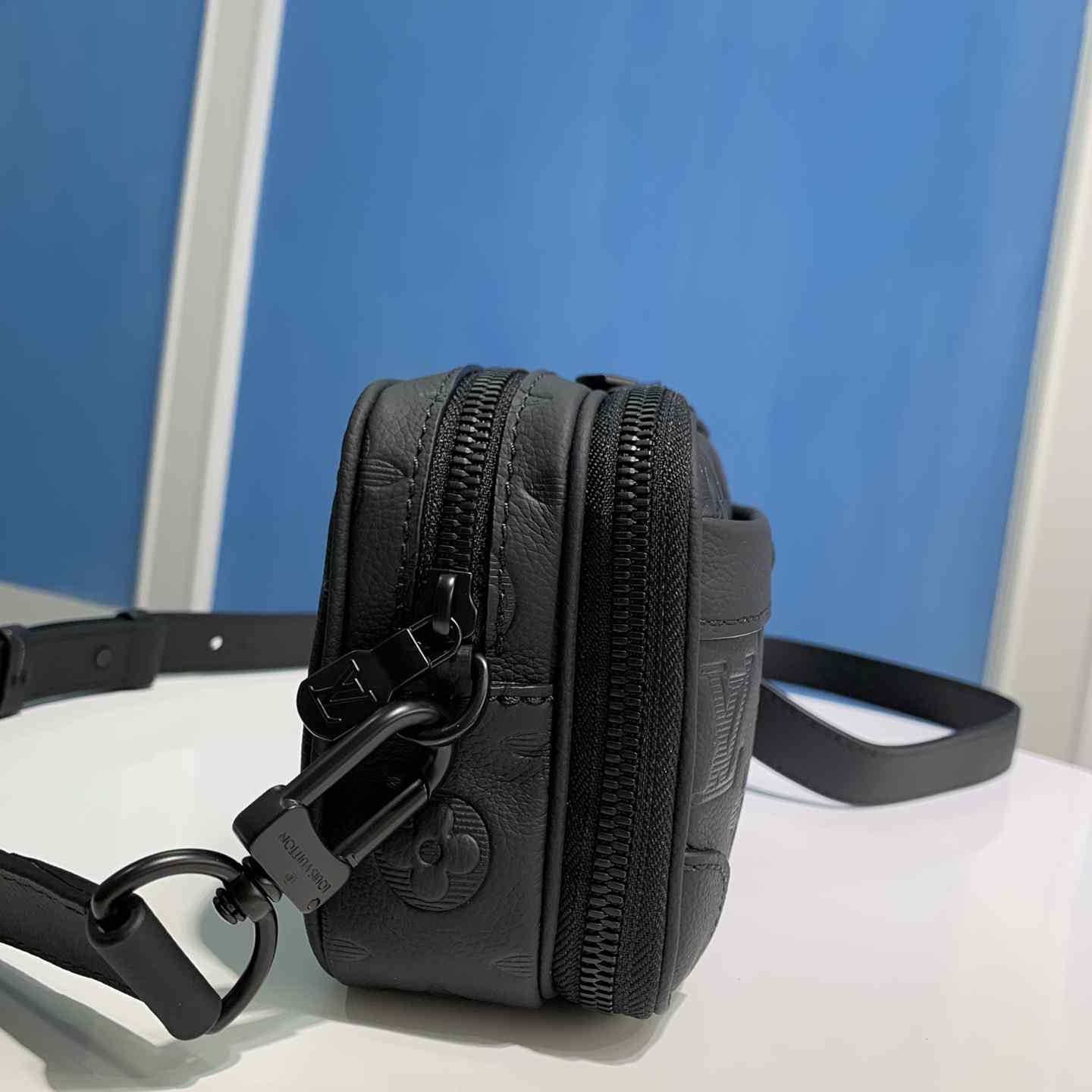 Louis Vuitton Alpha Wearable Wallet   M82544 - DopestKickz