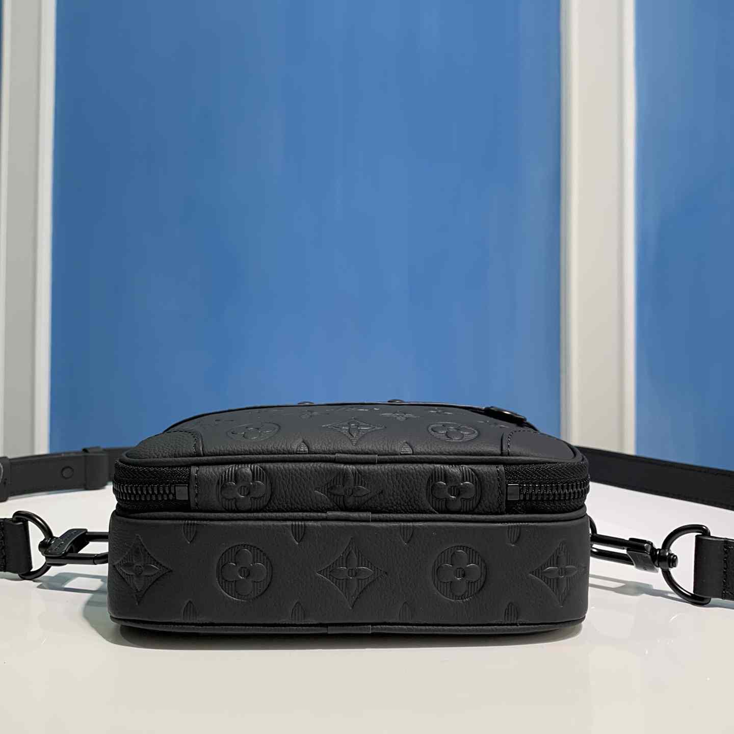 Louis Vuitton Alpha Wearable Wallet   M82544 - DopestKickz