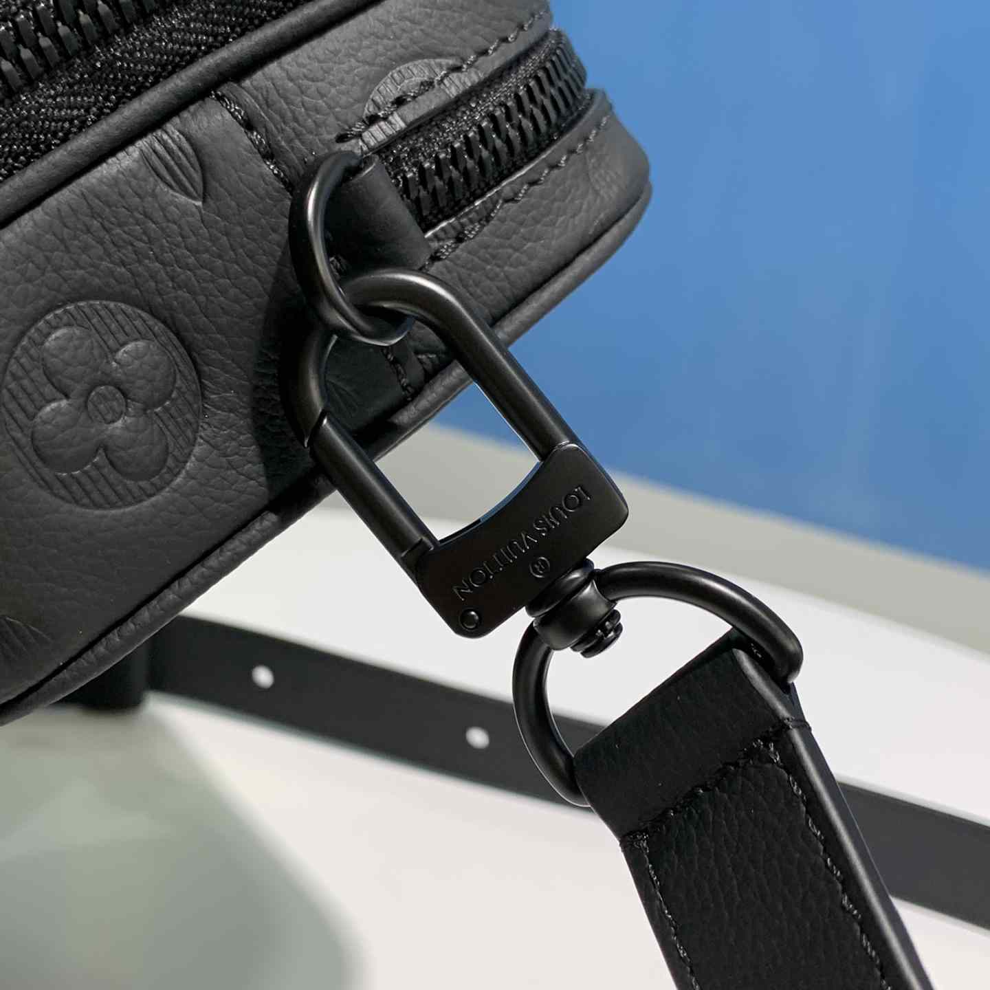 Louis Vuitton Alpha Wearable Wallet   M82544 - DopestKickz