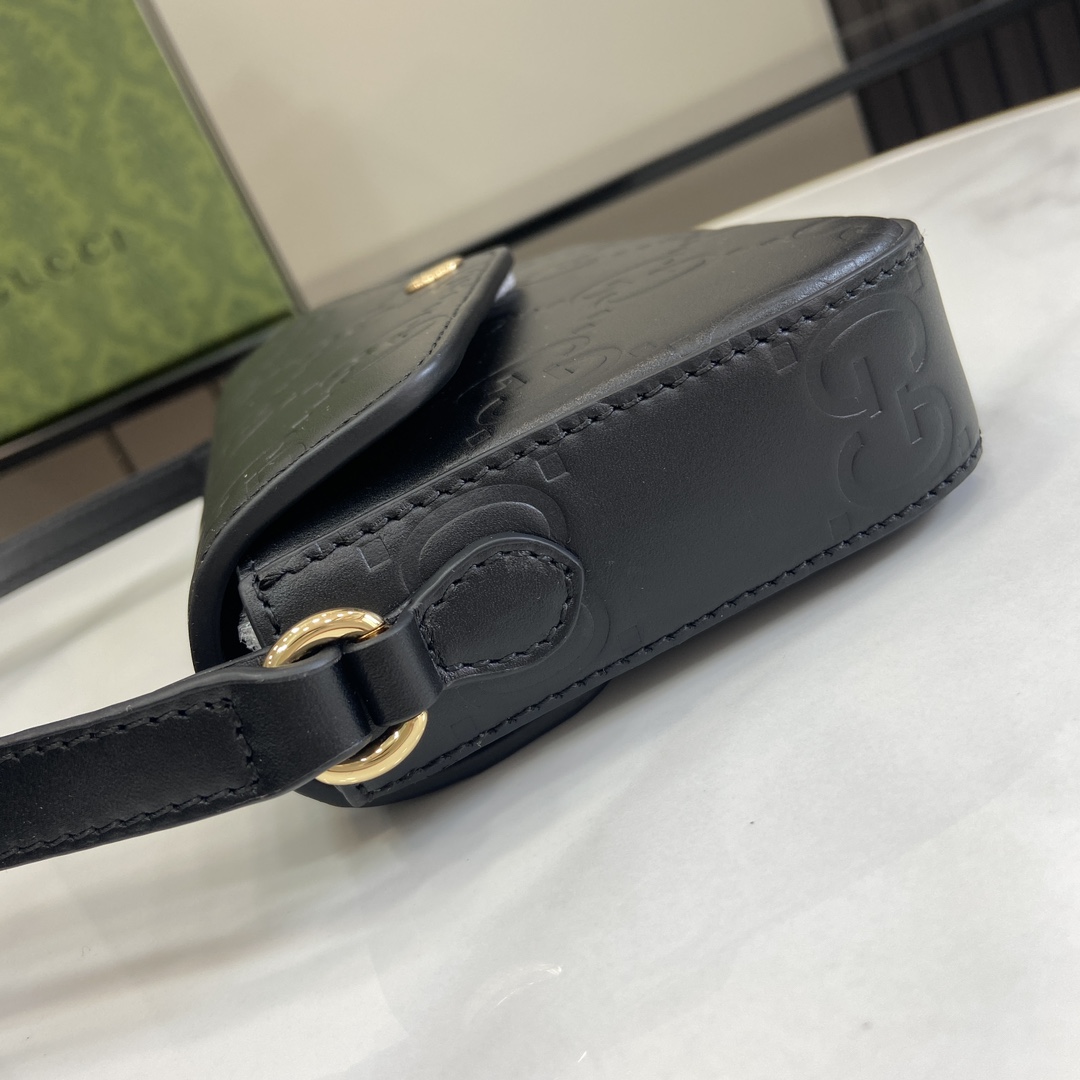 Gucci GG Super Mini Shoulder Bag - DopestKickz
