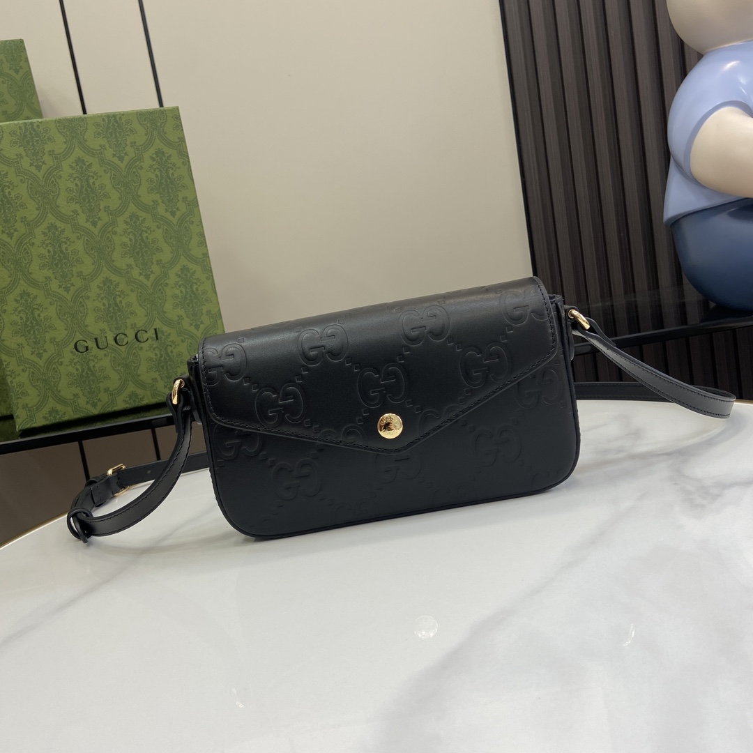 Gucci GG Super Mini Shoulder Bag - DopestKickz