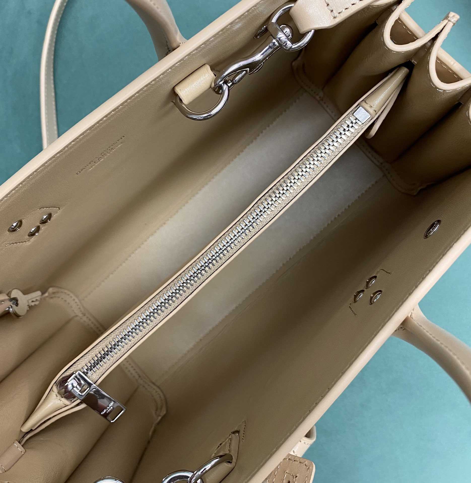 Saint Laurent Sac De Jour Tote Bag  (26*20*13cm) - DopestKickz