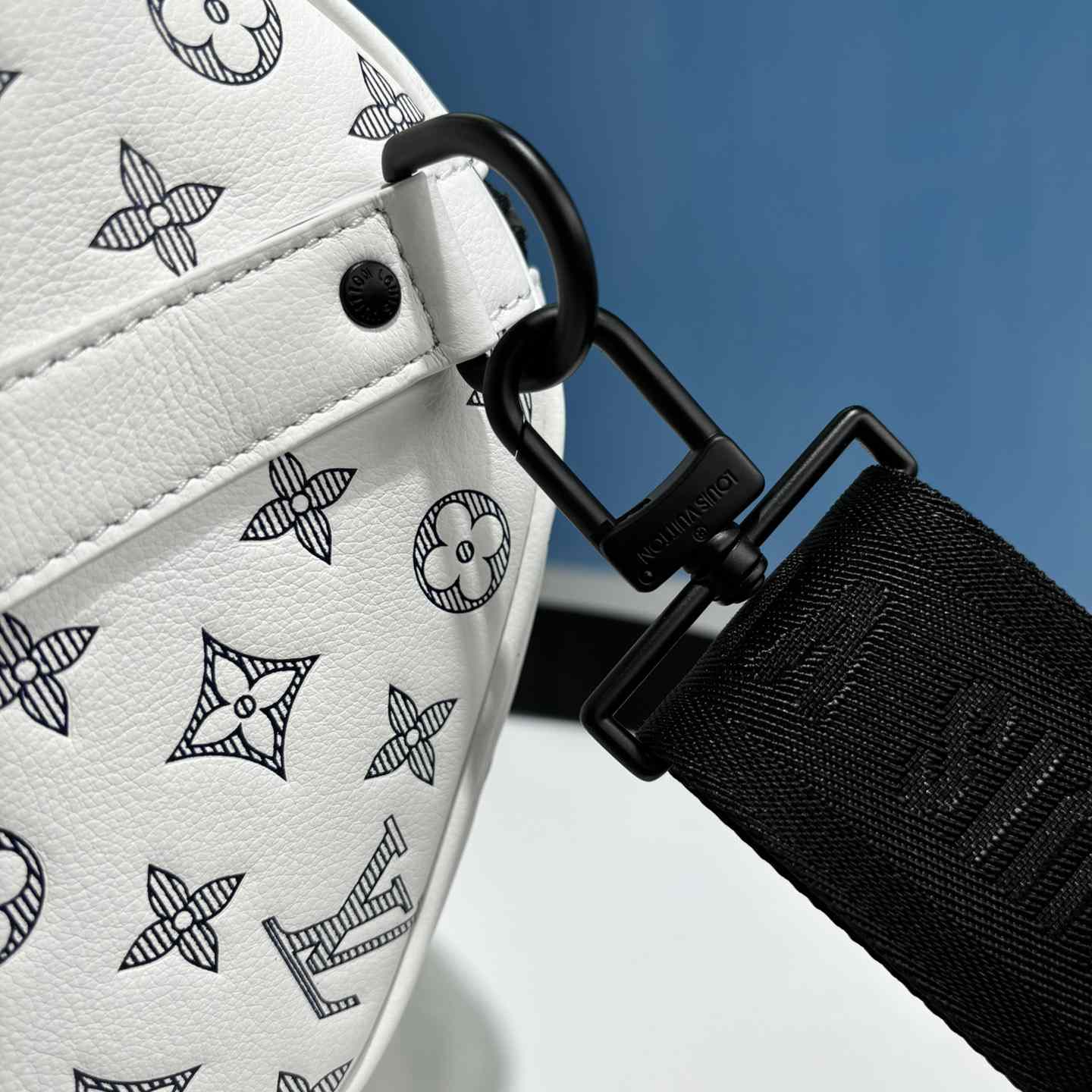 Louis Vuitton Keepall Bandoulière 50   M24954 - DopestKickz