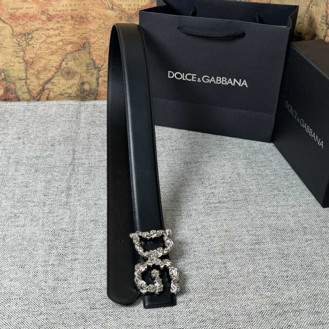 Dolce & Gabbana DG Logo-buckle Leather Belt   40mm - DopestKickz