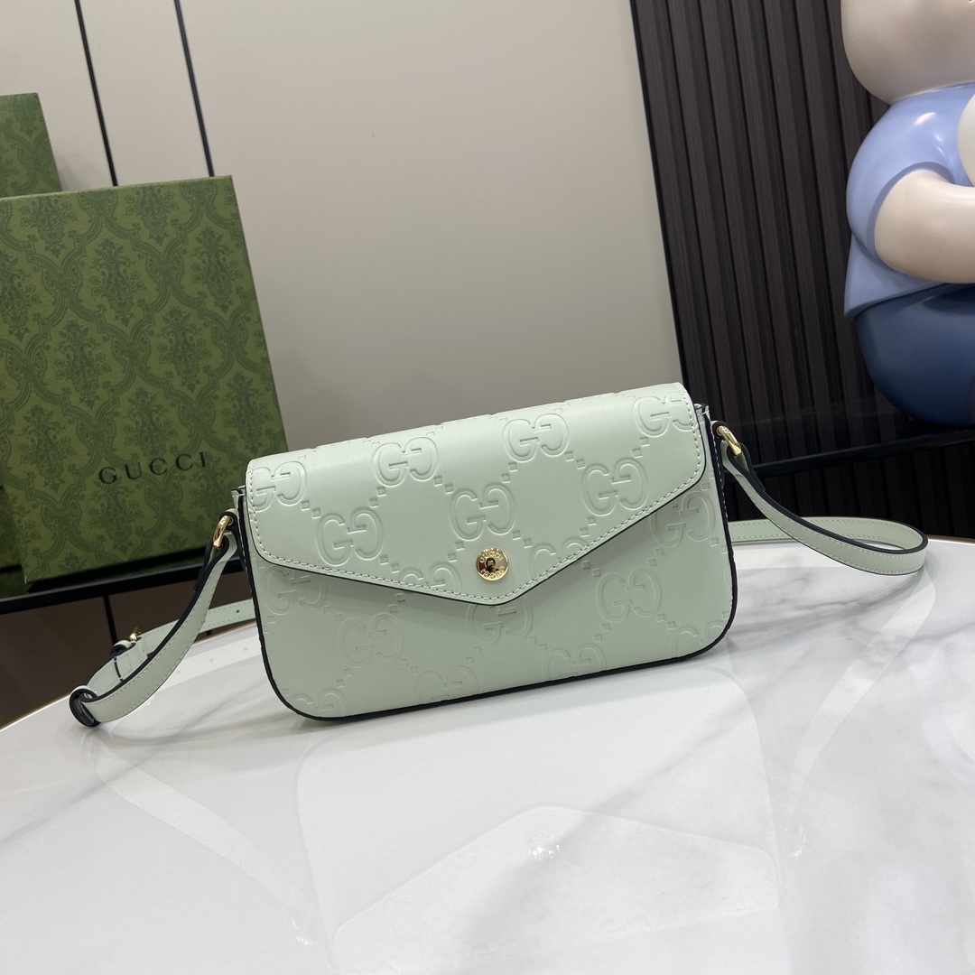 Gucci GG Super Mini Shoulder Bag - DopestKickz