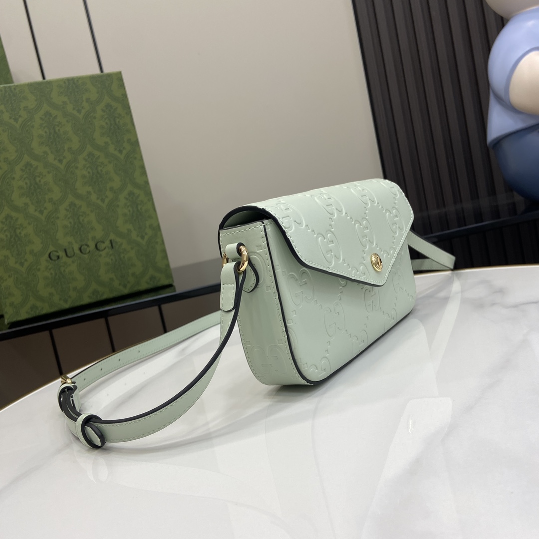 Gucci GG Super Mini Shoulder Bag - DopestKickz
