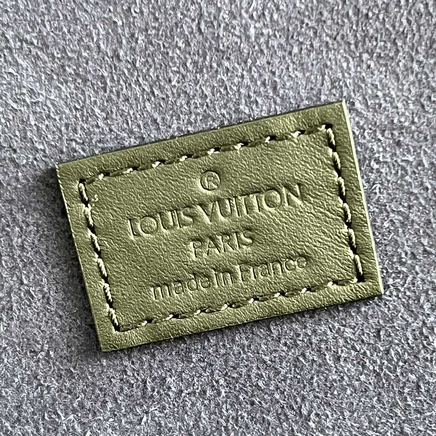 Louis Vuitton Coffret 8 Montres  M48194 - DopestKickz