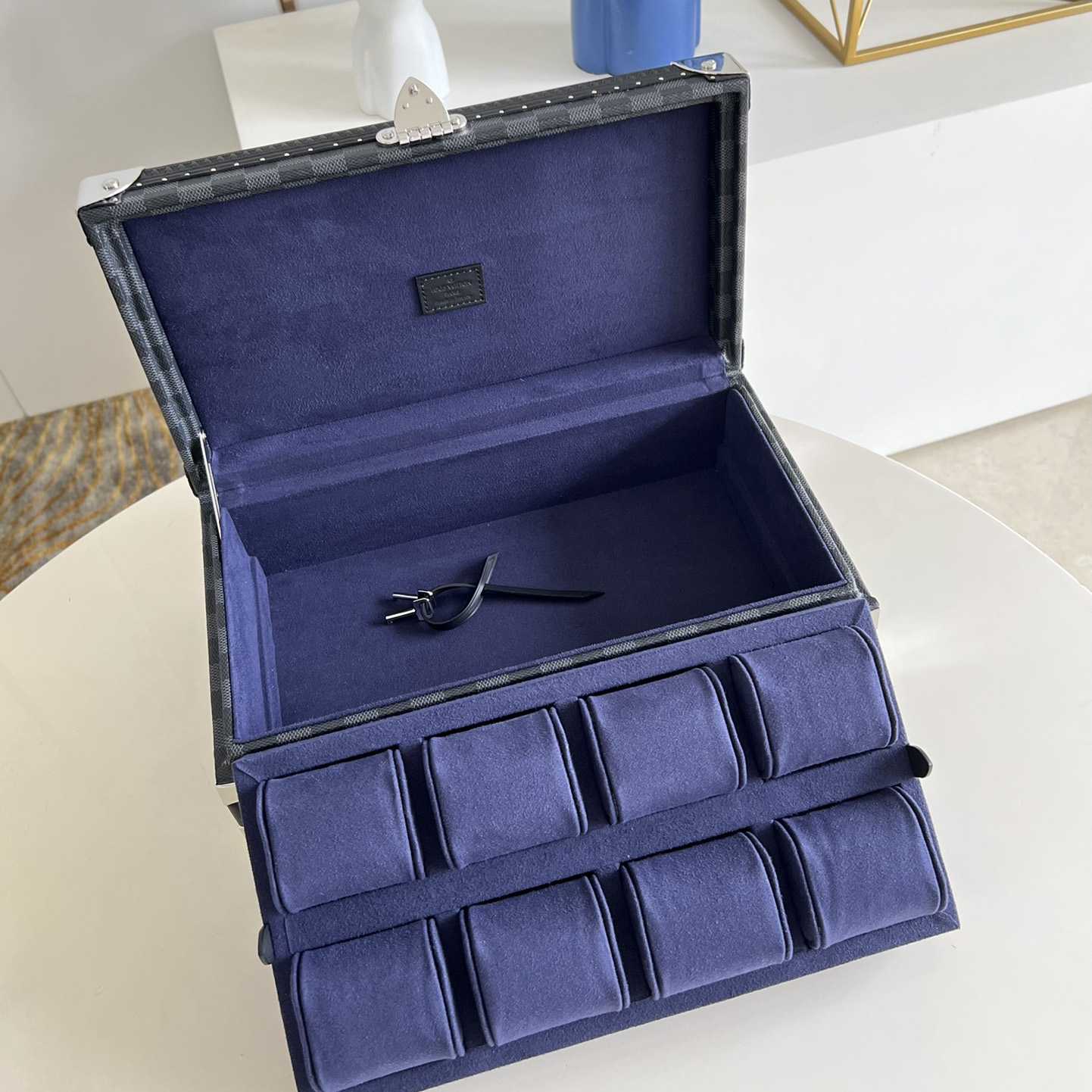 Louis Vuitton Coffret 8 Montres  M48194 - DopestKickz