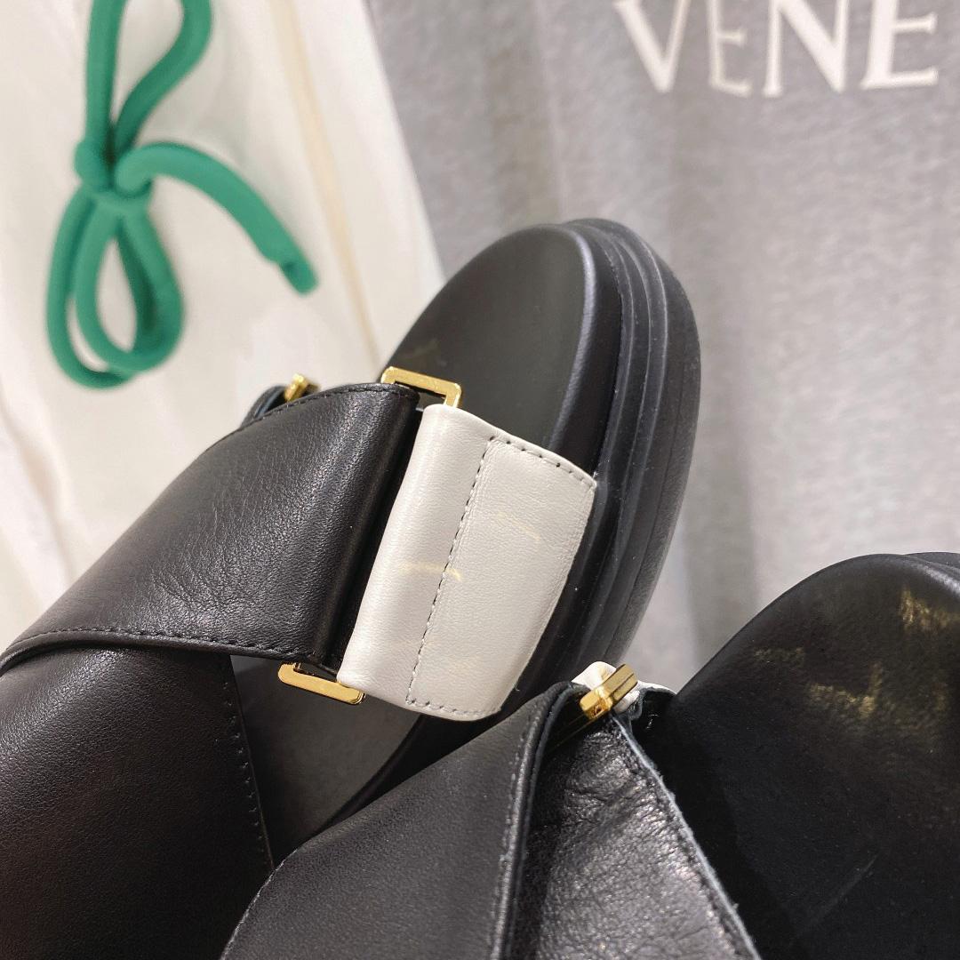 Marni Black And White Leather Fussbett - DopestKickz